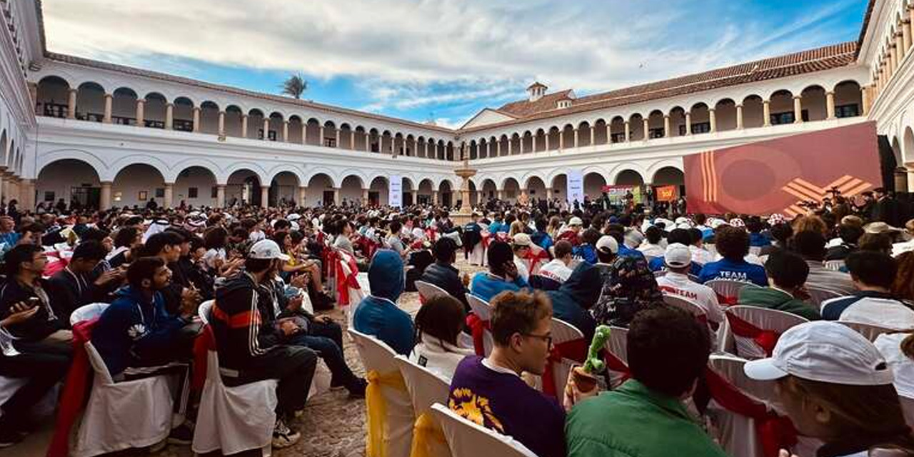 Inauguración de la 37ª Olimpiada Internacional de Informática. Foto: Tomada de la cuenta en RRSS del alcalde Enrique Leaño