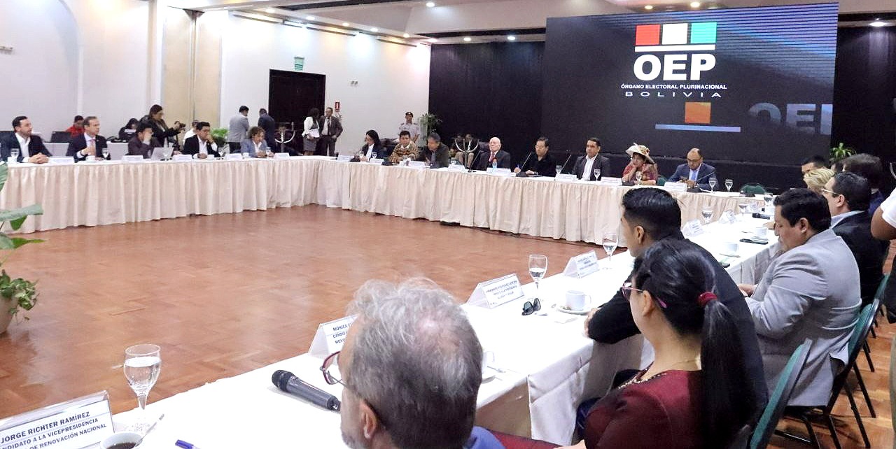 El Cuarto Encuentro por la Democracia en Santa Cruz, donde asistieron representantes de los órganos del Estado.