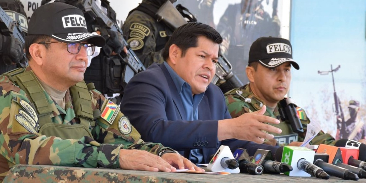 El viceministro Jaime Mamani durante una conferencia de prensa.