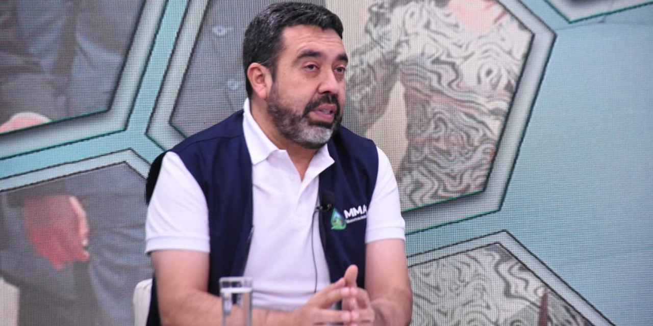 Ruiz en entrevista con Bolivia Tv, este domingo. Foto: Jorge Mamani