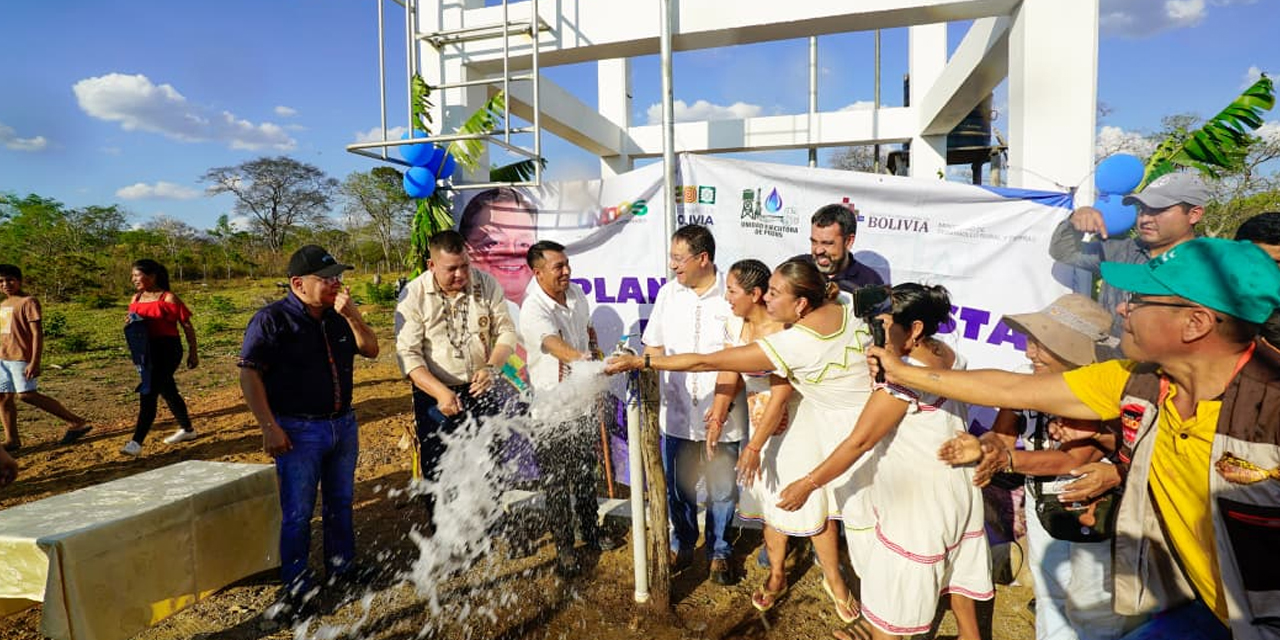 Sistema de dotación de agua en la comunidad Monte Cristo de San Ignacio de Velasco. Foto: Comunicación Presidencial.