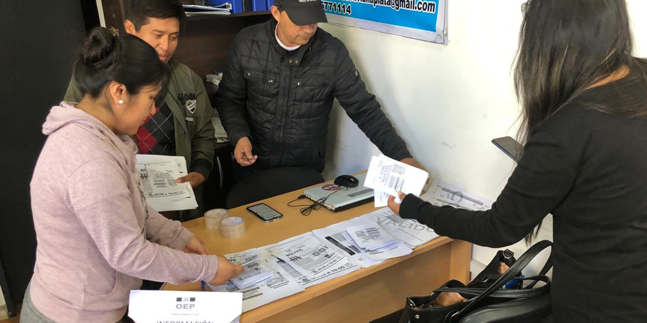 Jurados electorales reciben capacitación en Jujuy, Argentina.
