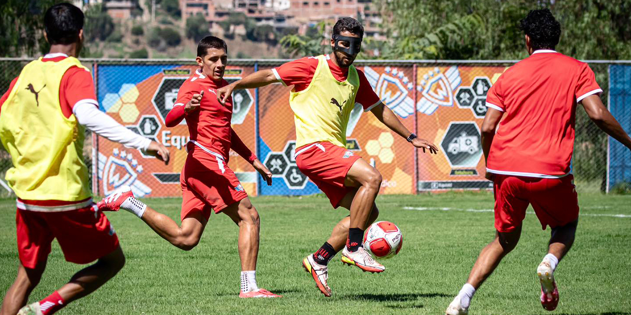 Wilstermann dispone solamente de 11 jugadores con roce profesional