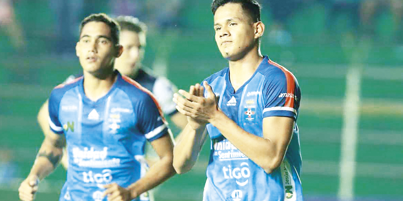 El mediocampista Paul Arano cuando defendió la camiseta de Blooming.
