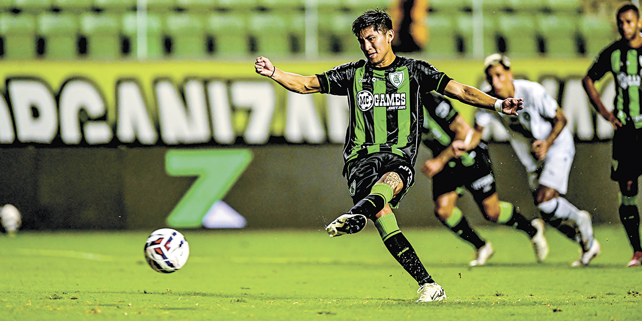 El jugador Miguel Terceros fue suspendido temporalmente en la segunda división del fútbol brasileño.