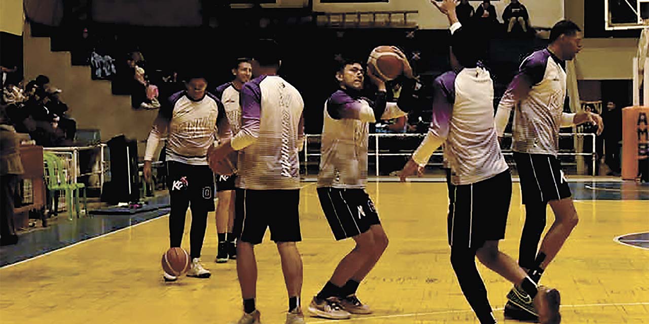 Jugadores de Kinwa en plena labor preparatoria.