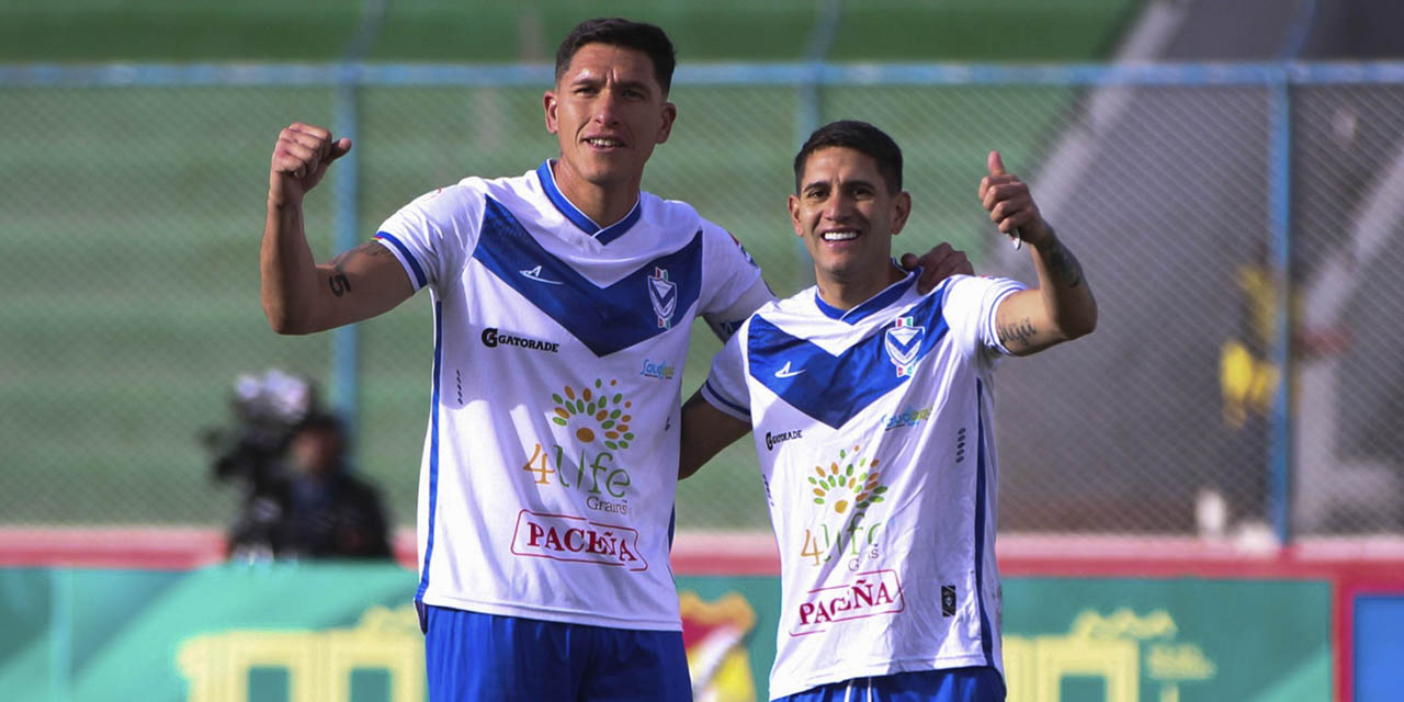 Augusto Semimandi (izq) y Joel López celebran el triunfo del equipo orureño.