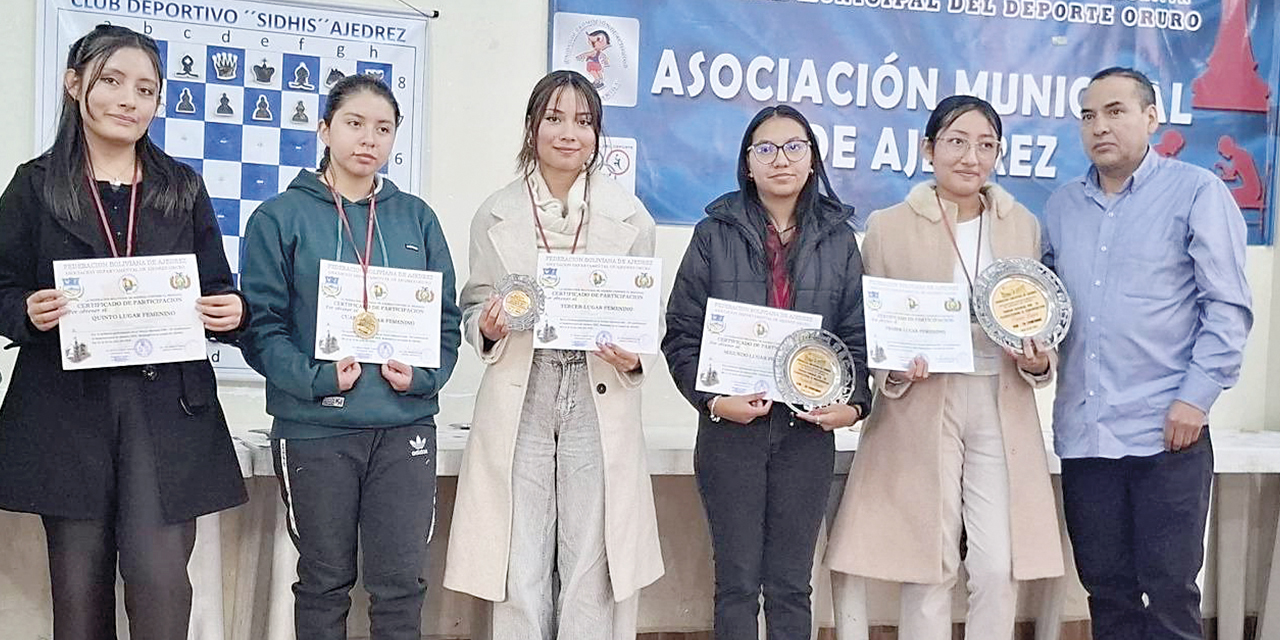 Las ganadoras de la rama femenina.