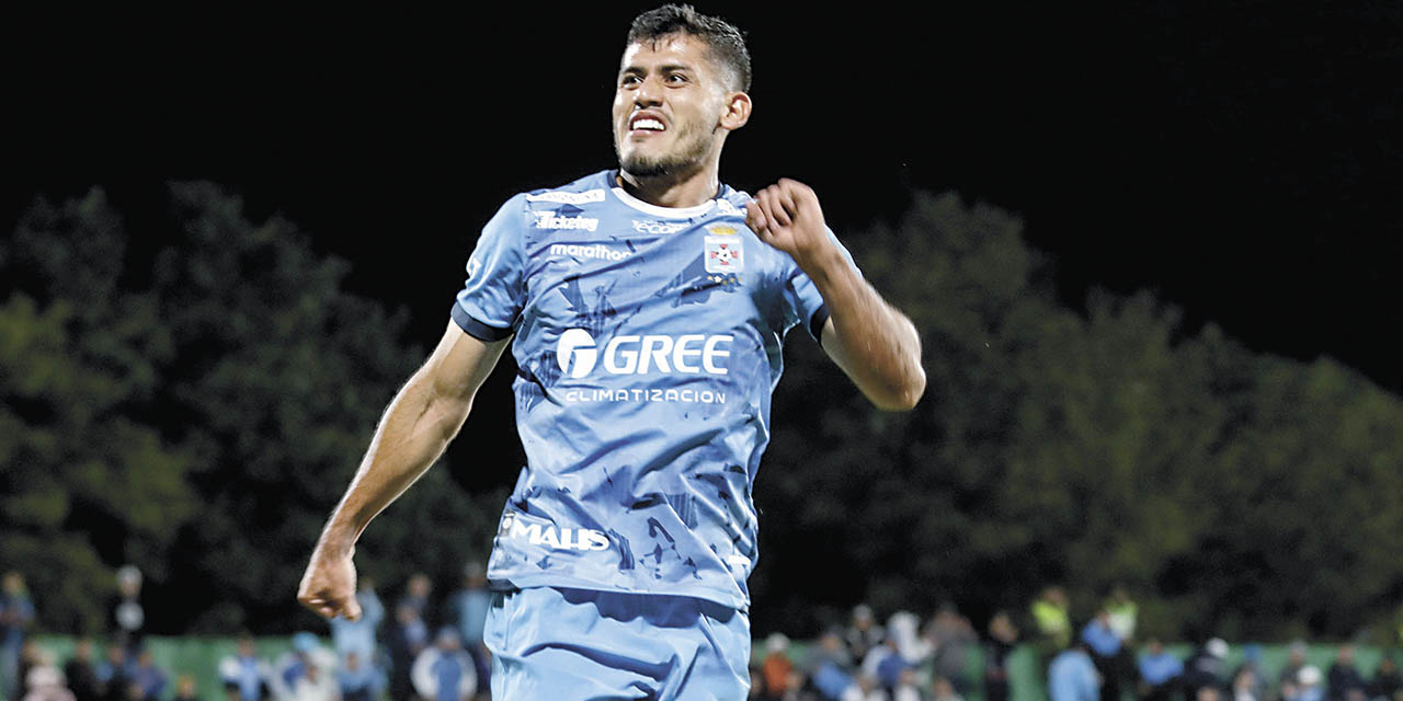 Samuel Garzón celebra sus goles frente a Wilstermann, antes de sufrir la grave lesión.