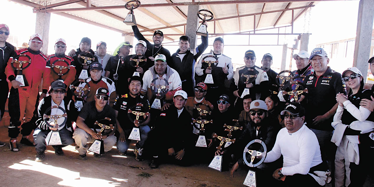 Los ganadores del Circuito  Tambillo de automovilismo.