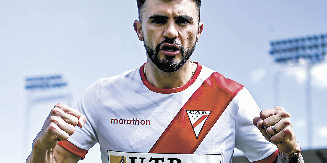Enrique Triverio ya luce la camiseta del equipo millonario.