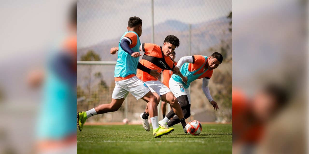 Una escena de la práctica de fútbol de Bolívar, en Ananta.