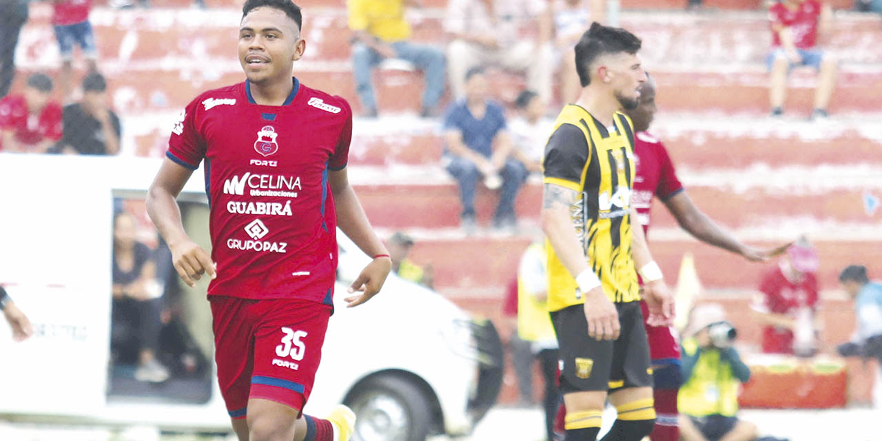 Dener Da Silva (35) festeja la victoria de Guabirá ante la desazón del atigrado Joel Amoroso.