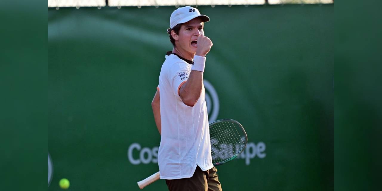 El festejo de Prado luego de ganar sus partidos.