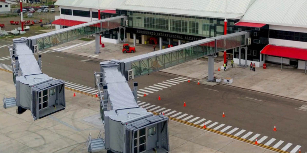 Arce destaca la inversión en aeropuertos con una visión de desarrollo e integración 