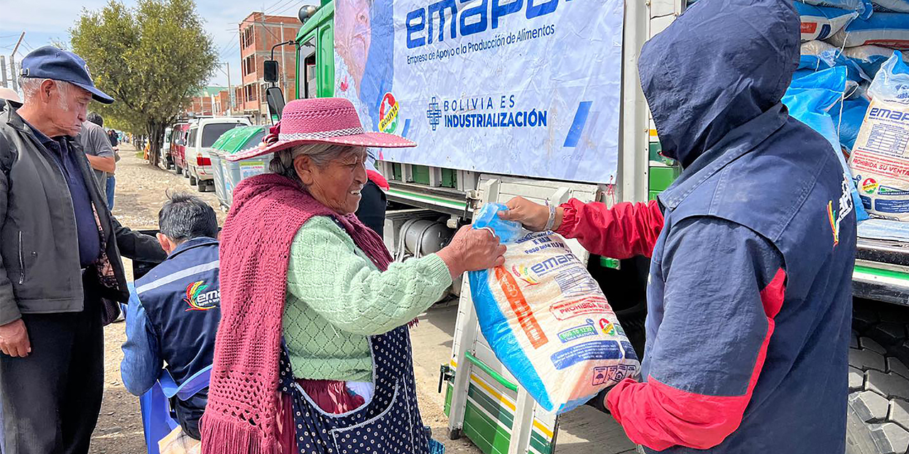 Gobierno fija un cronograma para el ingreso de camiones de Emapa a los 86 municipios