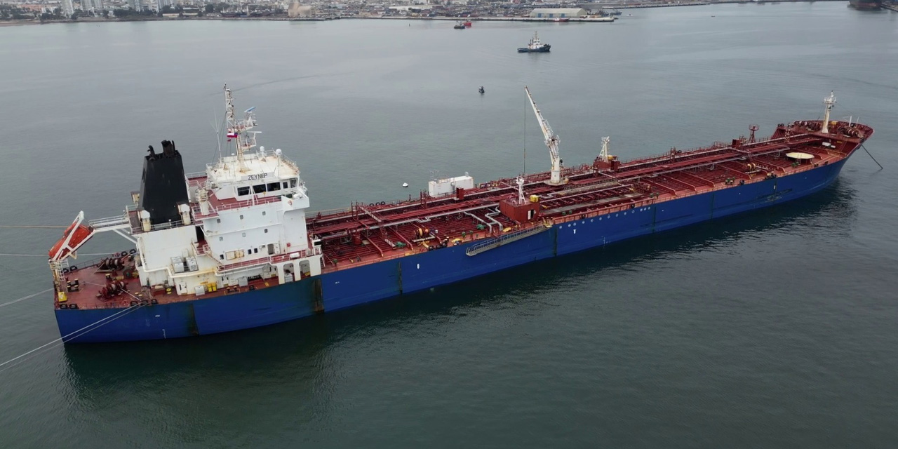 Un carguero en el área de la terminal marítima de Sica Sica, en el puerto de Arica, en Chile.