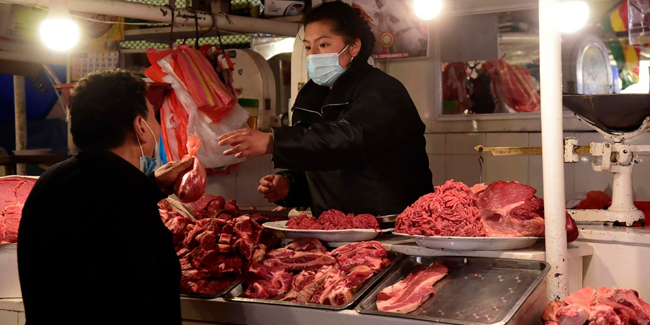 La población espera que los precios del kilo de carne de res se estabilicen con prontitud. Foto: Archivo