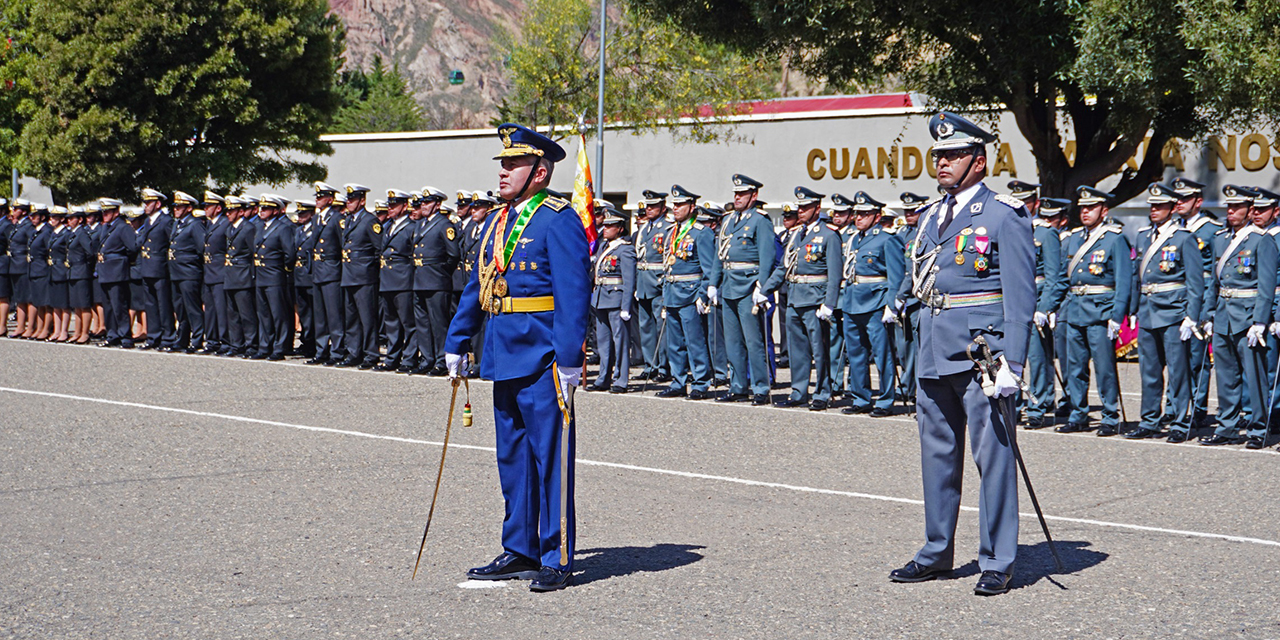 Efectivos de las FFAA en la inauguración del año militar.