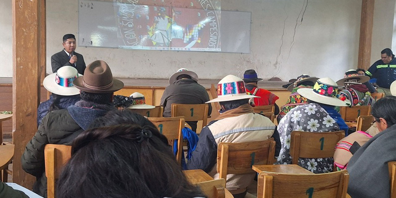 Un proceso de socialización de YLB.