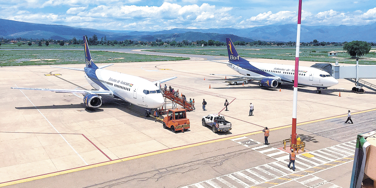 Aviones de la empresa aérea estatal BoA.