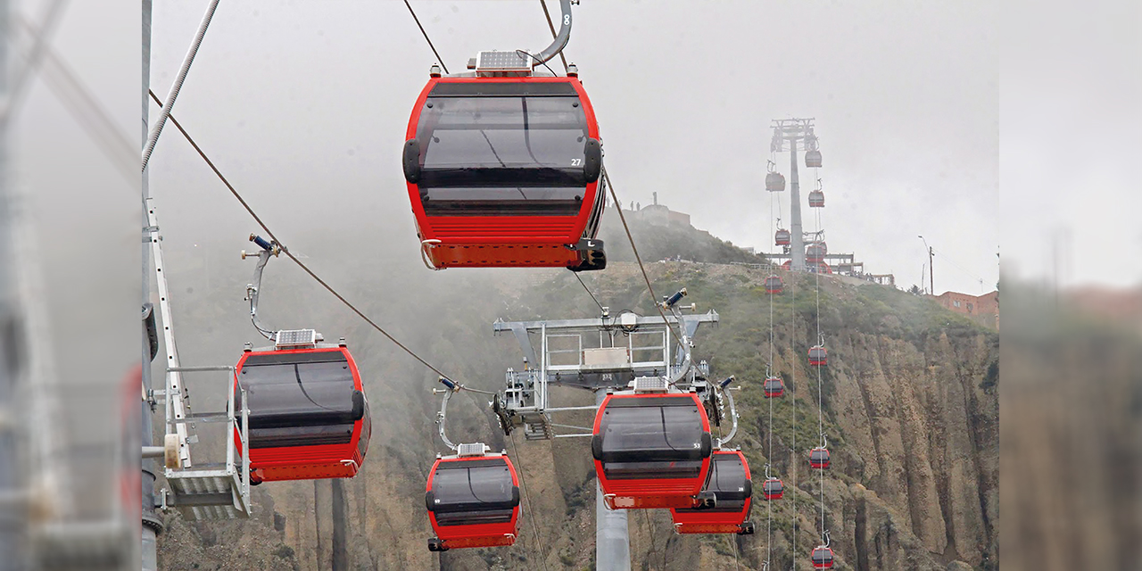 Con la Línea Carmesí del Teleférico y el Aeropuerto, Arce apuntala la conexión estratégica de El Alto