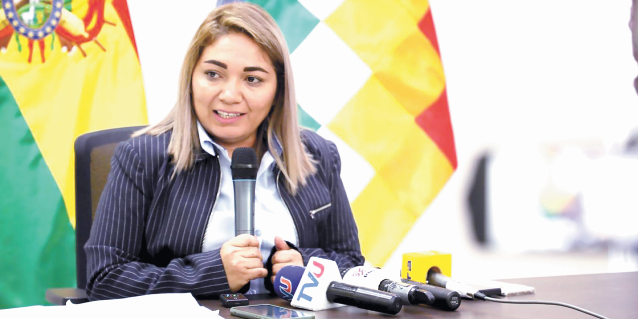 La gerente de Subsidios y Articulación Productiva del Sedem, Roselin Rossel.