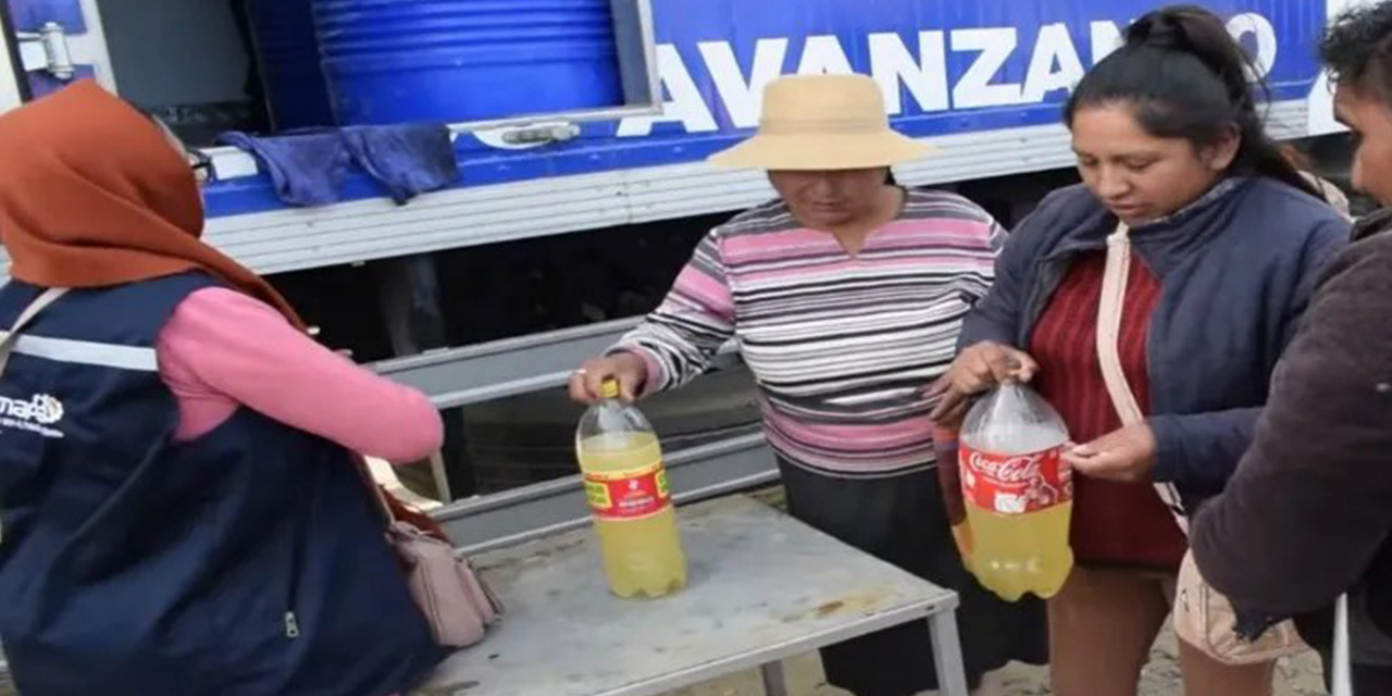 Emapa oferta aceite de la Planta de San Julián en las ferias móviles de El Alto