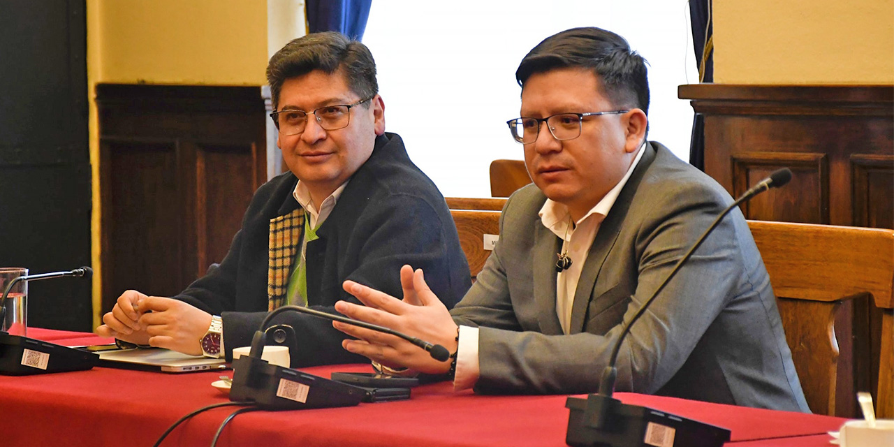 El Gobierno califica como “positiva” la reunión de la comisión especial y destaca los avances para destrabar créditos externos