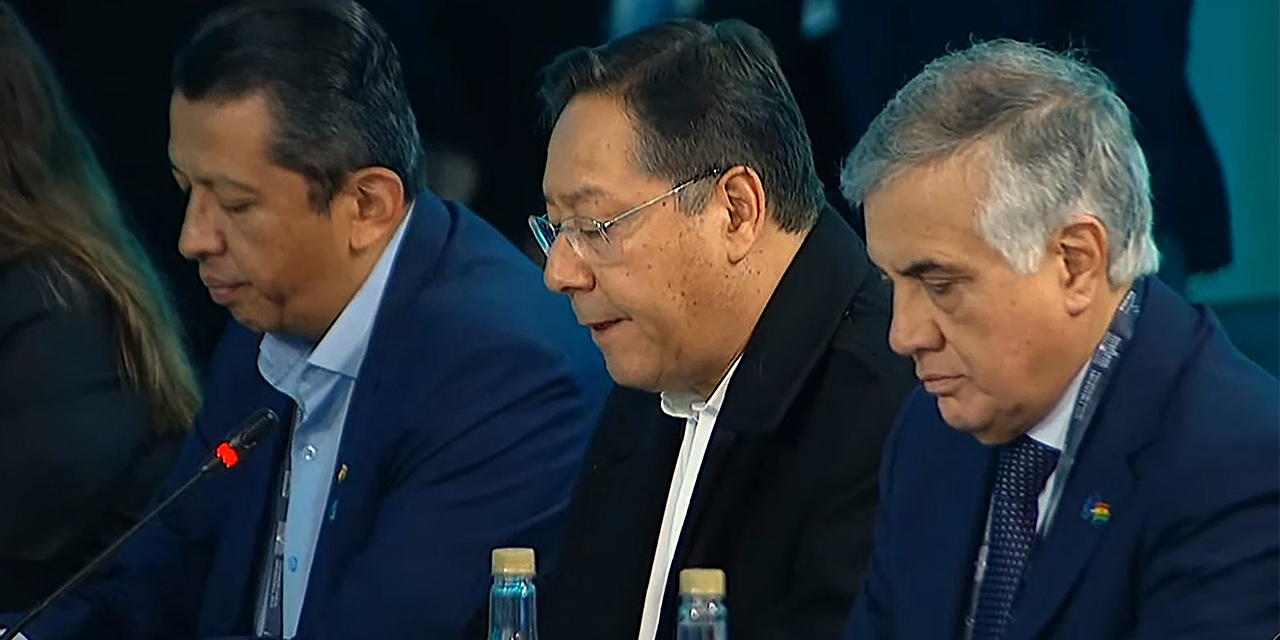 Presidente plantea la industrialización como integración productiva regional