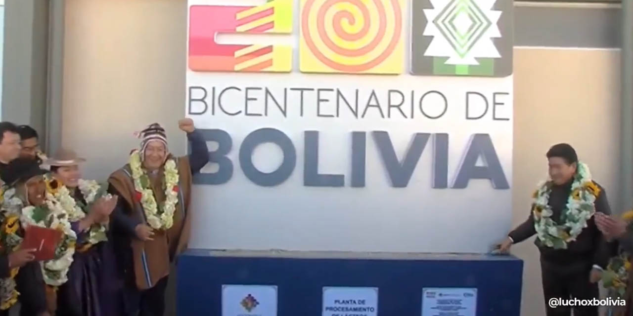 El presidente Luis Arce inaugura la ampliación de la estatal Planta de Procesamiento de Lácteos del municipio de Achacachi.