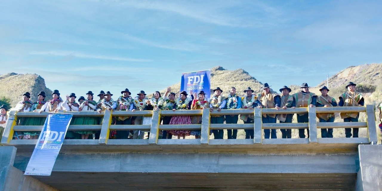 Uno de los puentes construidos en La Paz.