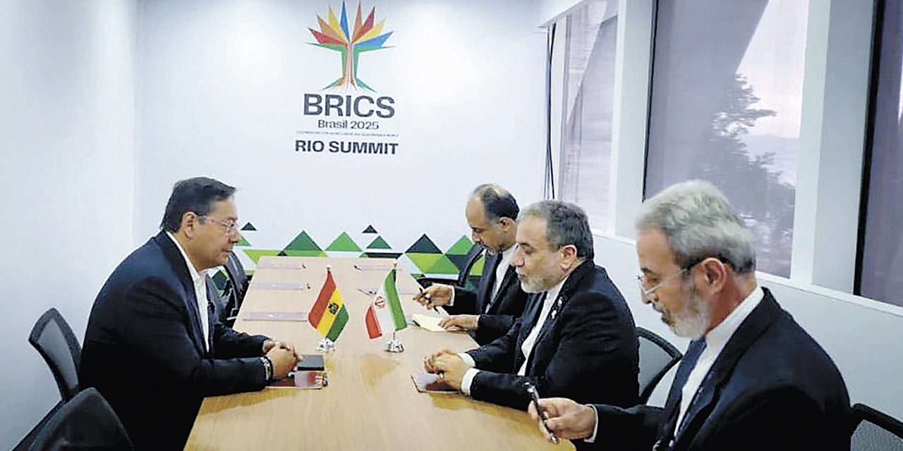 Una de las reuniones bilaterales que desarrolló el presidente Arce.
