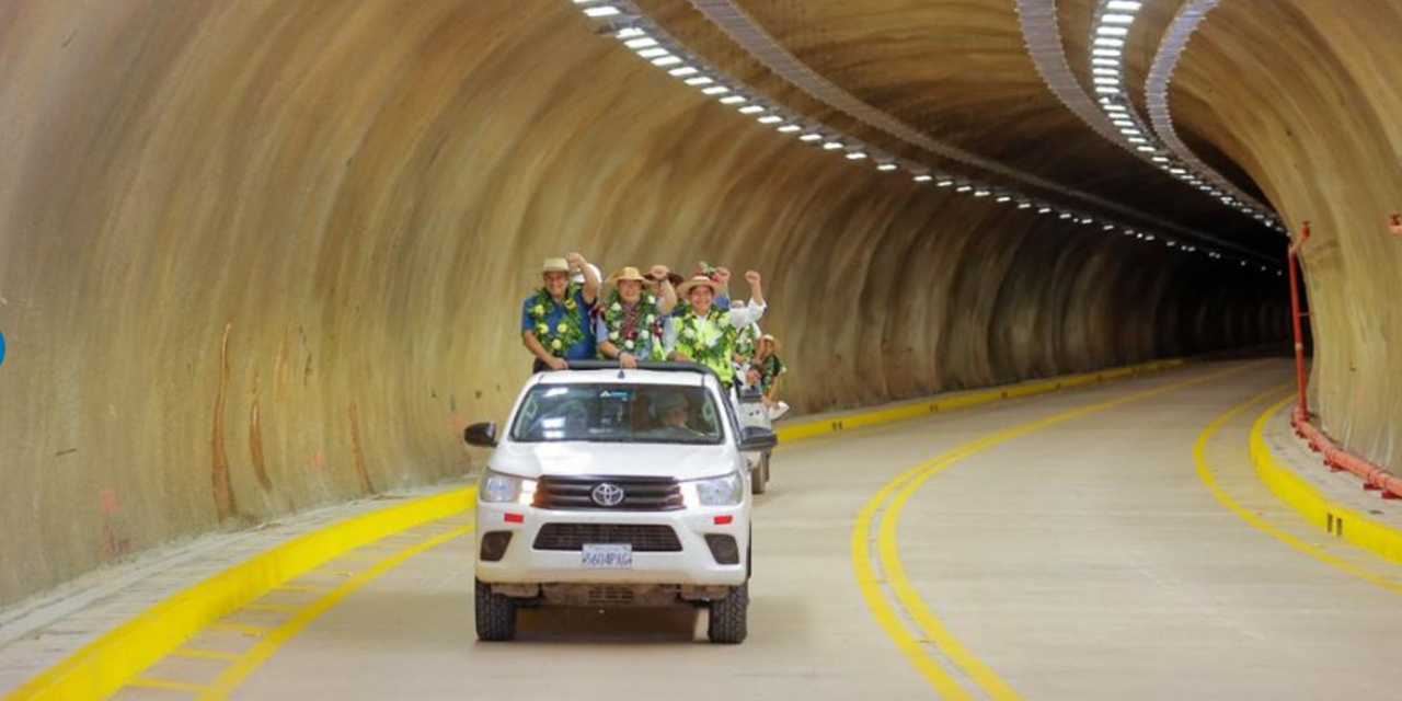 Arce destaca la construcción de 3.332 km de rutas desde 2021