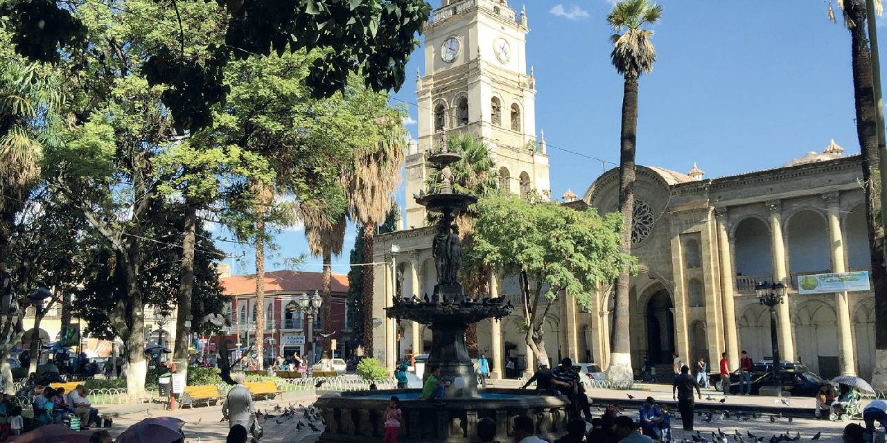 La plaza 14 de Septiembre de la ciudad de Cochabamba. 