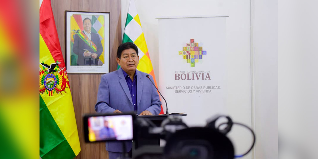 El ministro de Obras Públicas, Edgar Montaño.