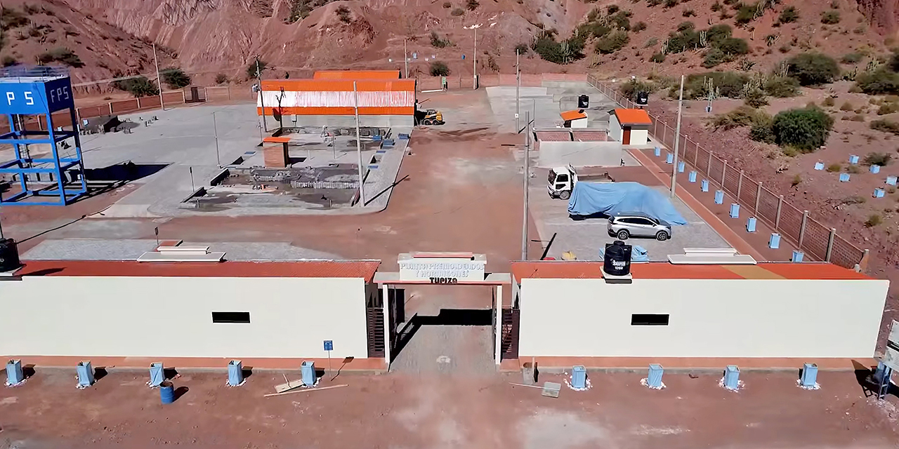 Arce: Plantas de prefabricados en Oruro fortalecerán el desarrollo y la economía 