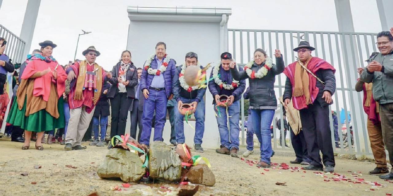 El presidente Arce en la inauguración de la obra en Bajo Milluni, El Alto.