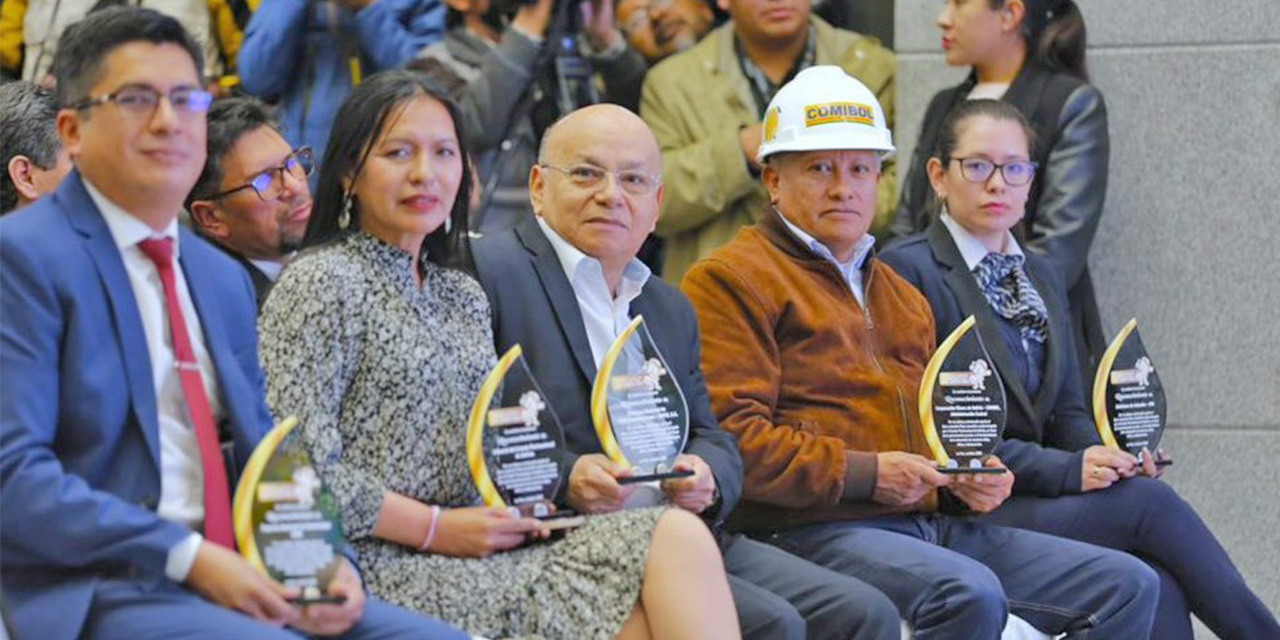 Arce resalta que las utilidades de empresas estatales se redistribuyen en el pueblo