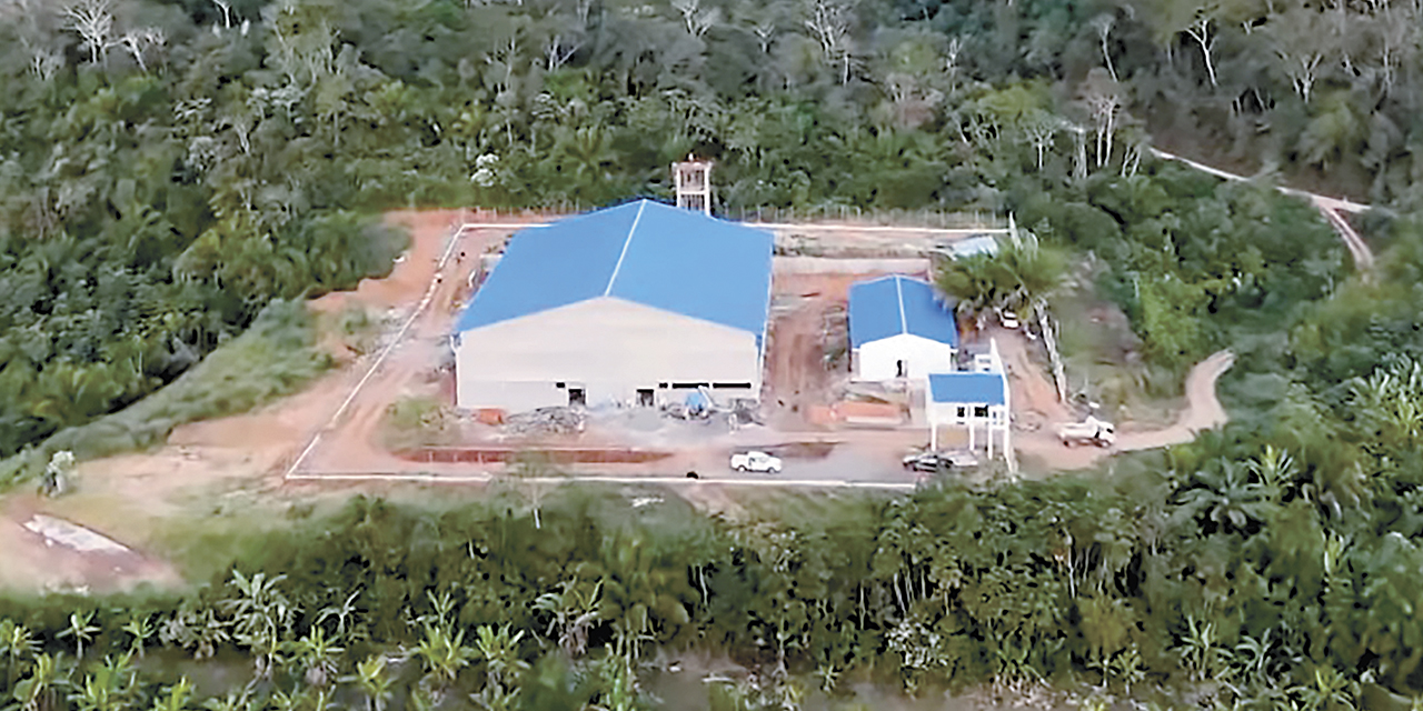 Planta de Agroinsumos en Palos Blancos, La Paz.