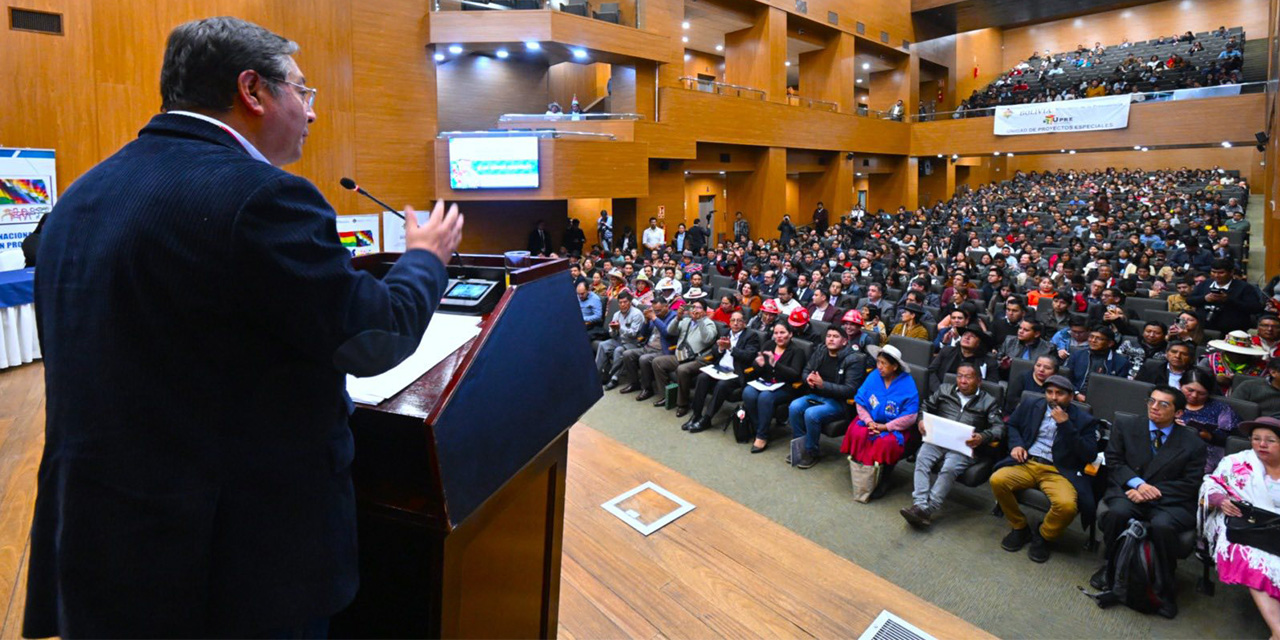 En cinco años el Gobierno invirtió Bs 50.668 MM en obras y Luis Arce llama a proteger los logros