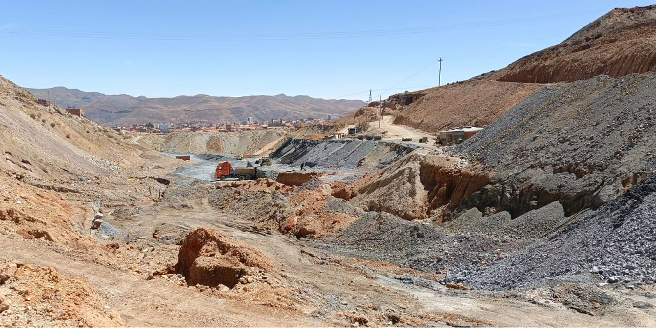 Actividades de relleno en el Cerro Rico.