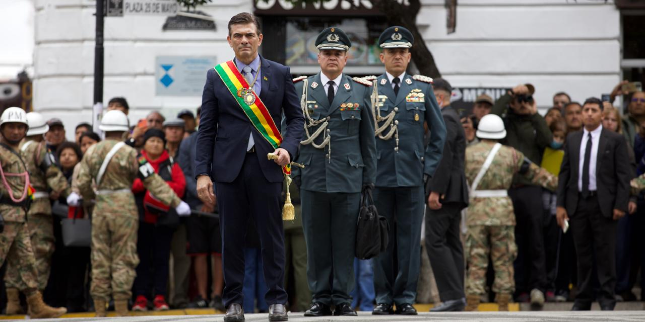 El presidente Rodrigo Paz, en su primer acto oficial en Sucre, el lunes. Foto: Patricio Crooker