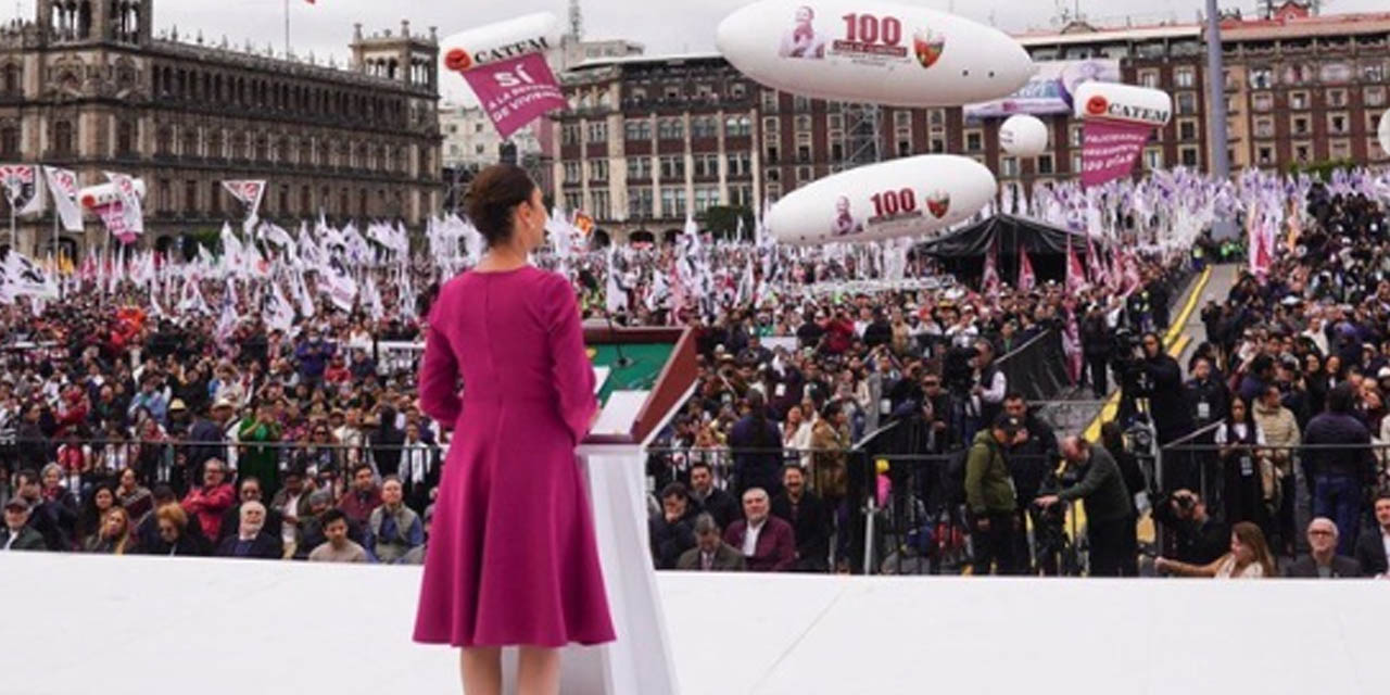 La presidenta de México, Claudia Sheinbaum, ante la asamblea popular.