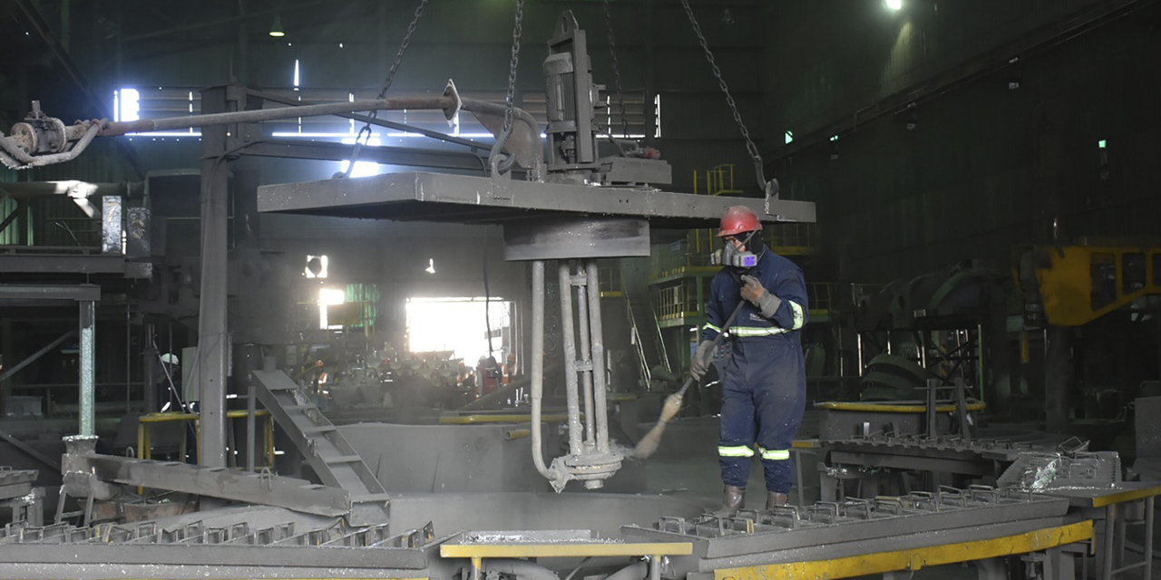 Parte del proceso de refinación de zinc. 