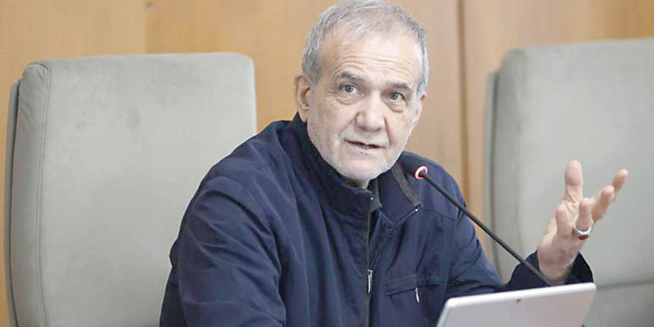 El presidente de Irán, Masud Pezeshkian, en la reunión del gabinete en Teherán, 22 de junio de 2025.