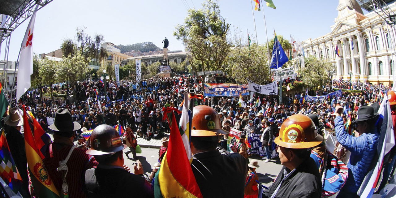 Sectores sociales en la plaza Murillo, de La Paz, en julio de 2024.