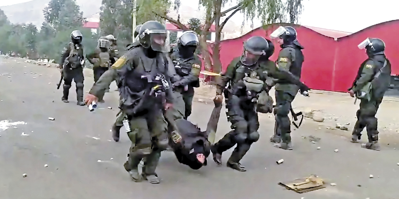 Policía herido en el bloqueo del evismo en Parotani.