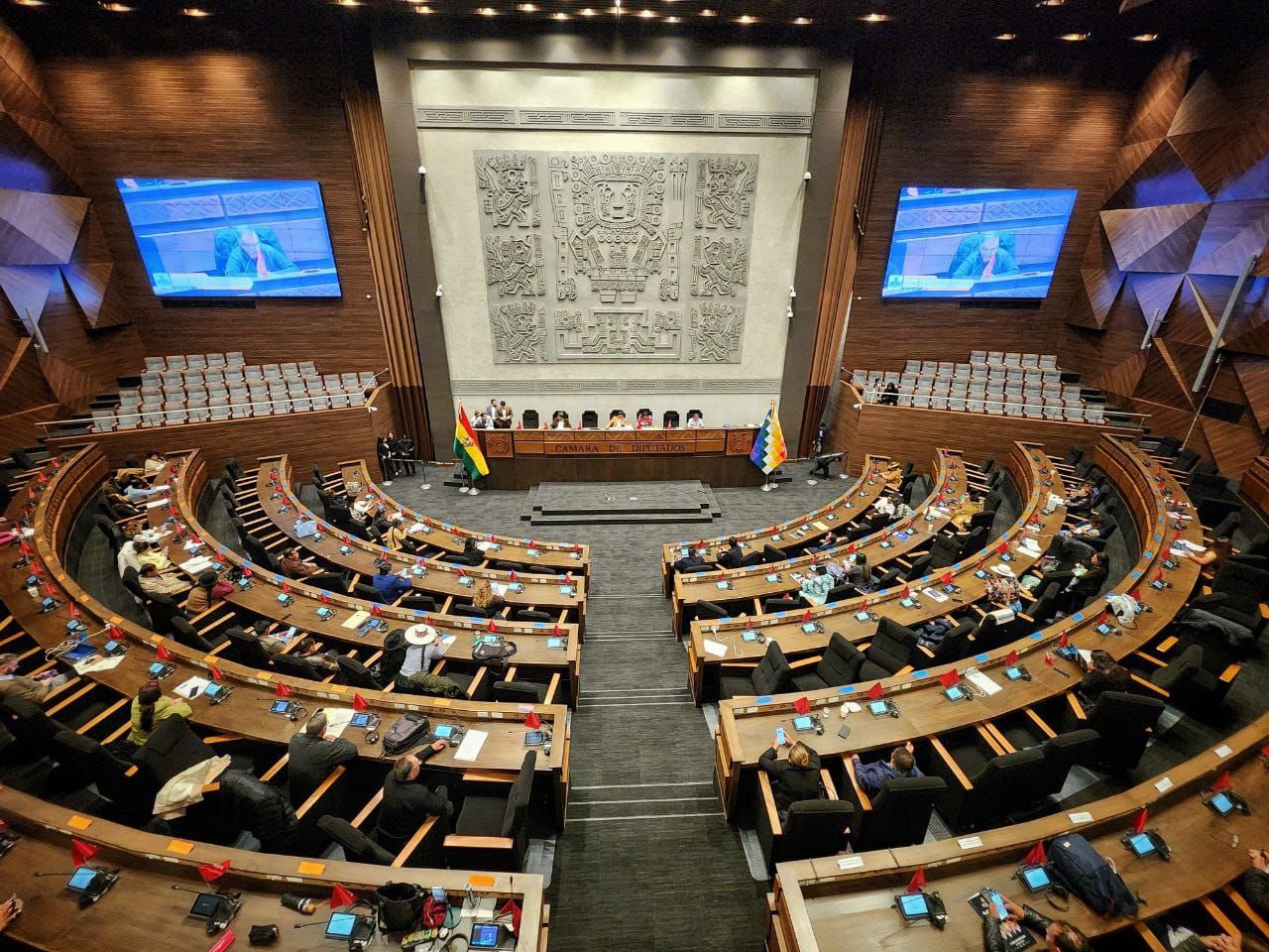 POL ASAMBLEA LEGISLATIVA