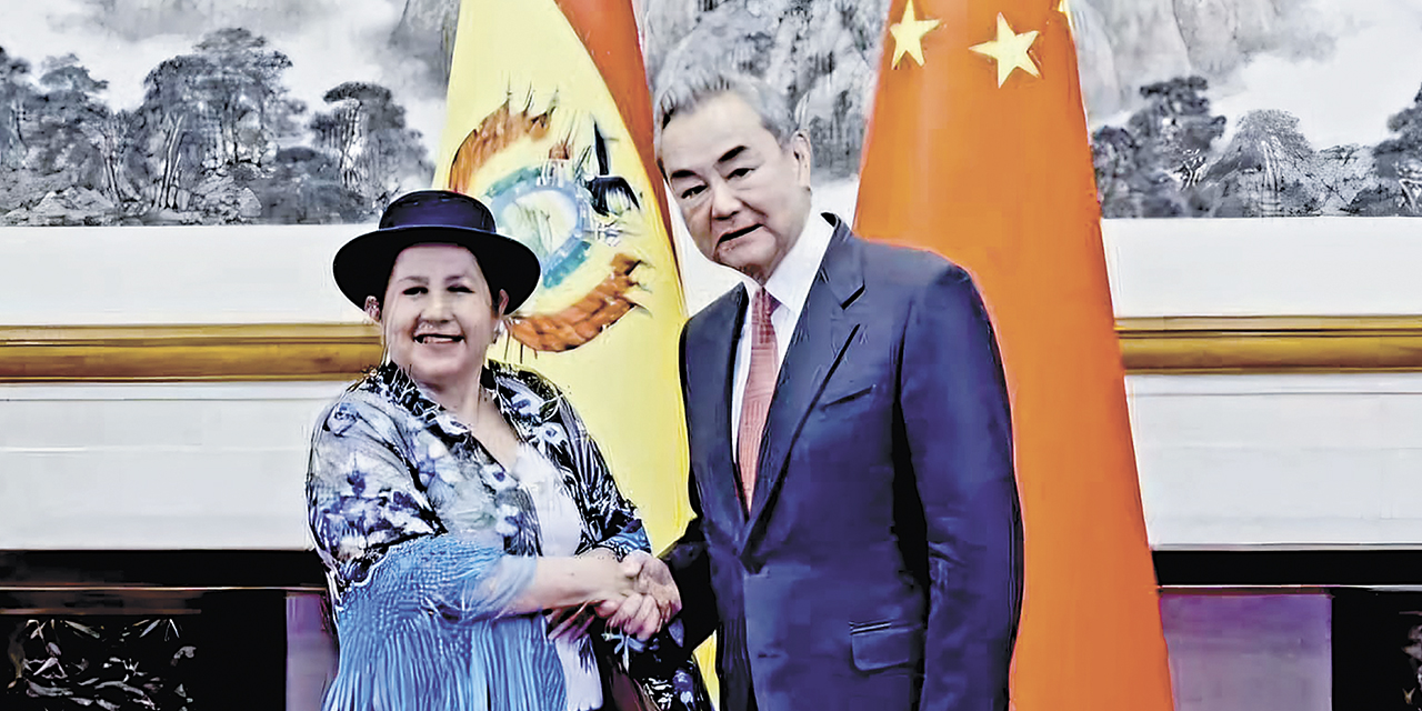 Bolivia plantea crear un mecanismo de divisas para el comercio con China
